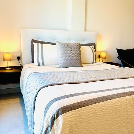Gibraltar Central Suites Экстерьер фото