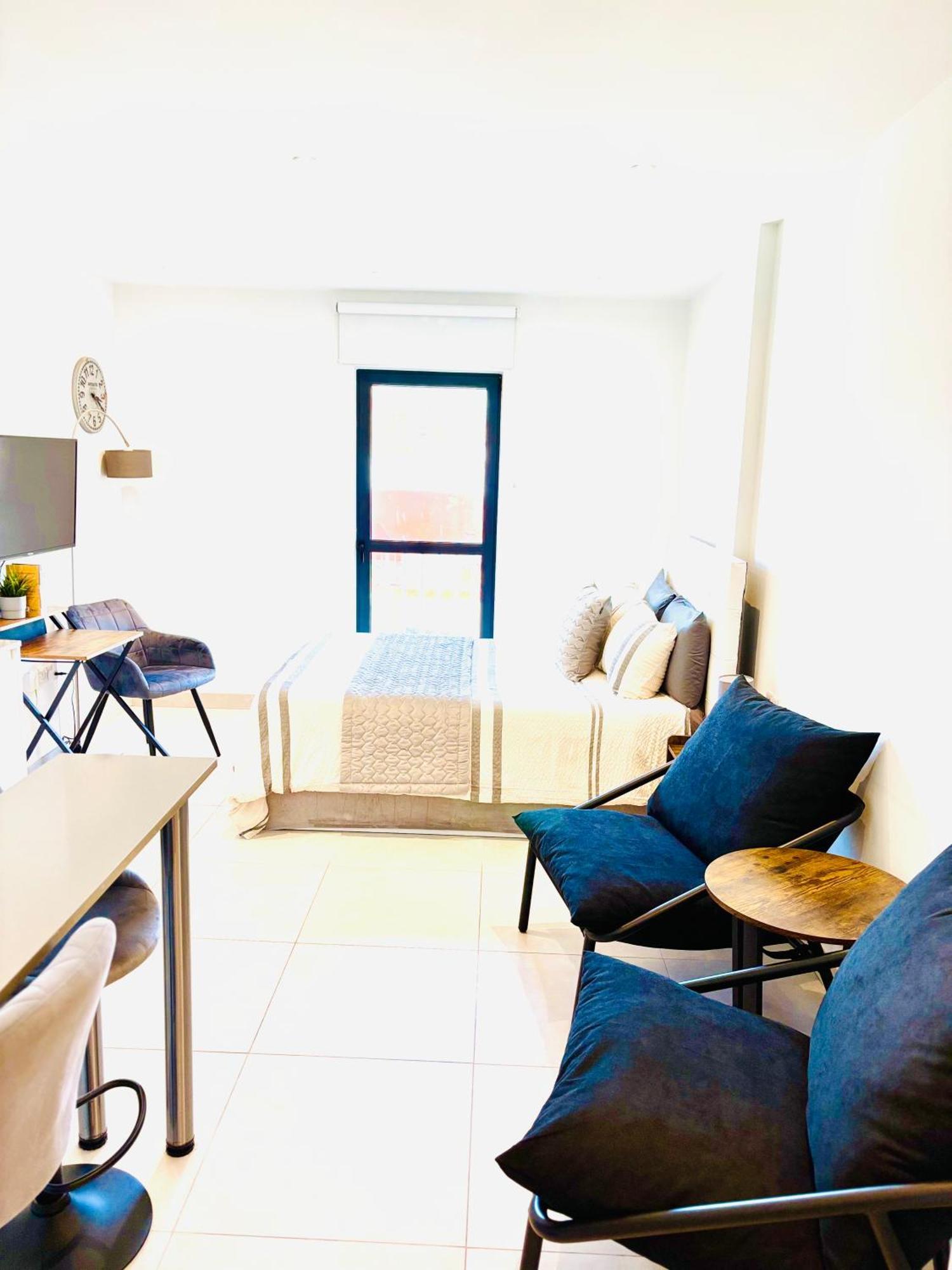 Gibraltar Central Suites Экстерьер фото